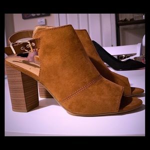 Express suade heels never been worn! Brand new!!